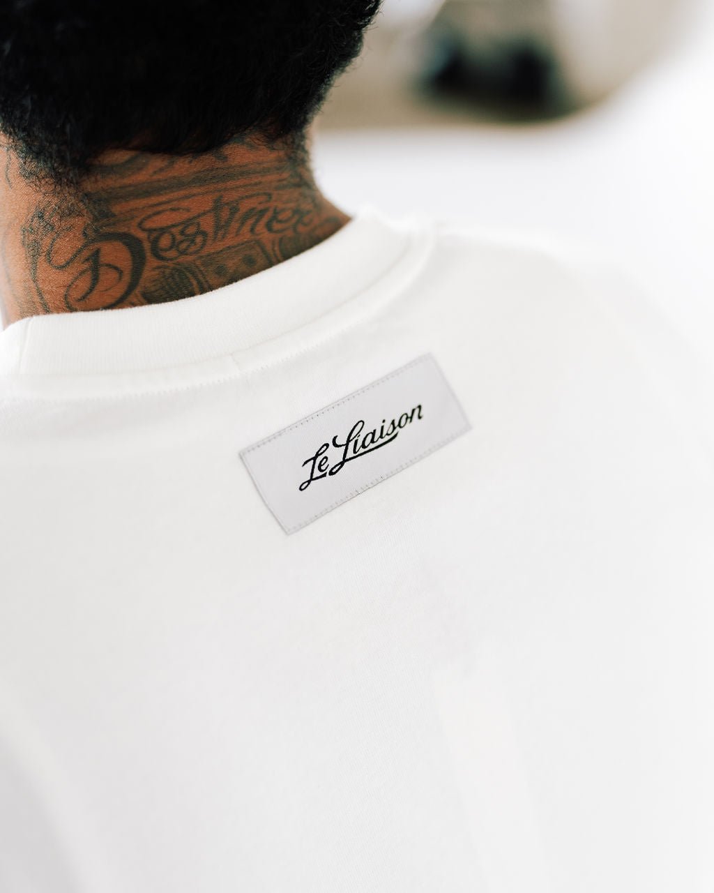 LE LIAISON ESSENTIAL TEE (WHITE)