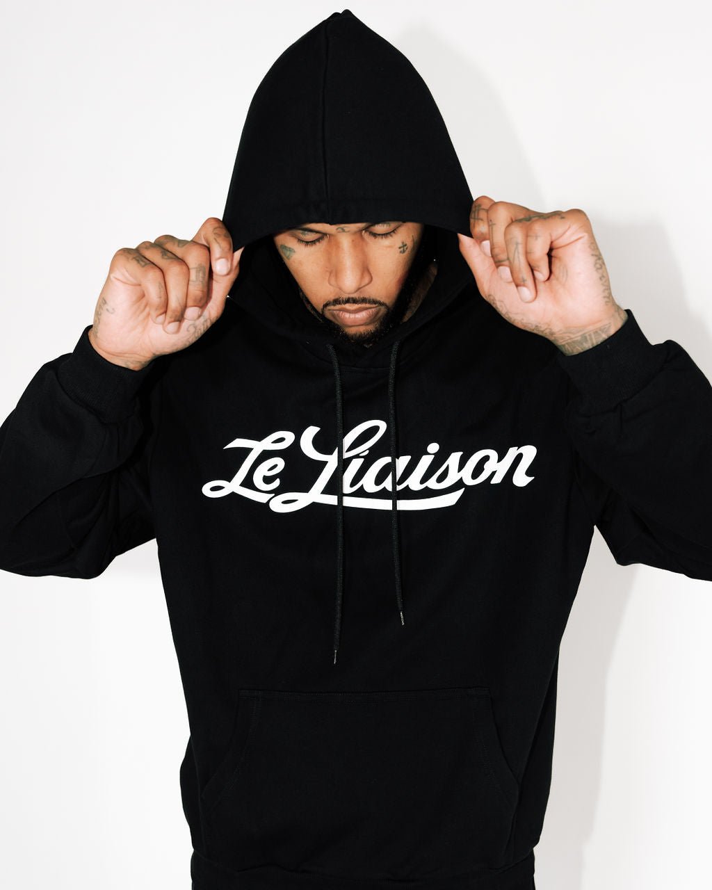 LE LIAISON ESSENTIAL HOODIE